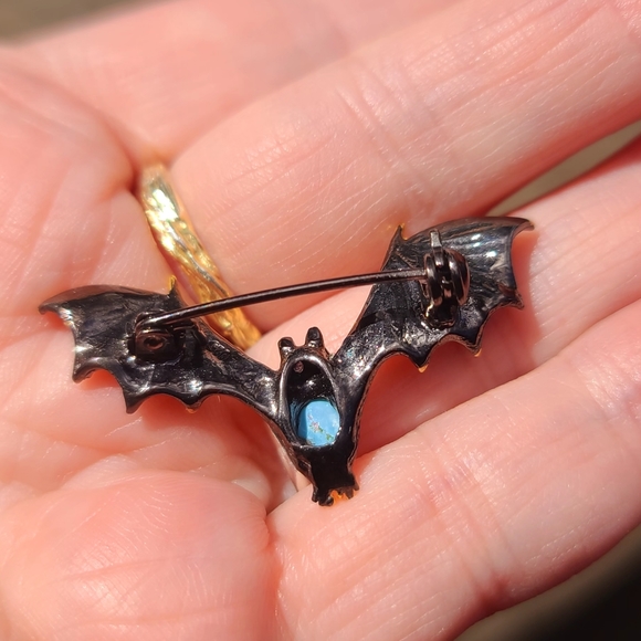 Turquoise & Sapphire Sterling rhodium &gold bat brooch by Avelon - Picture 3 of 8